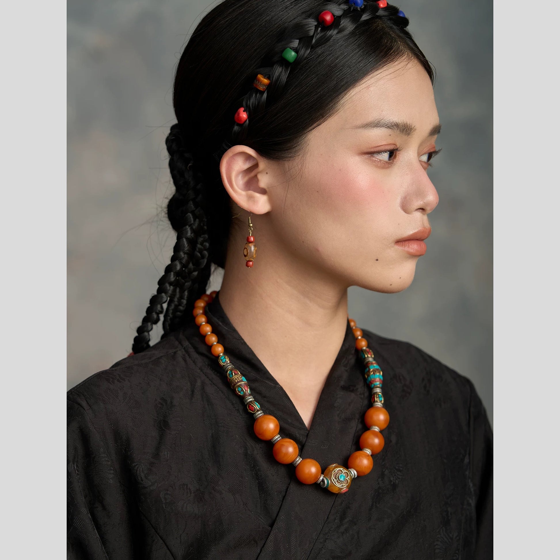 Aura Orient beeswax style necklace close up