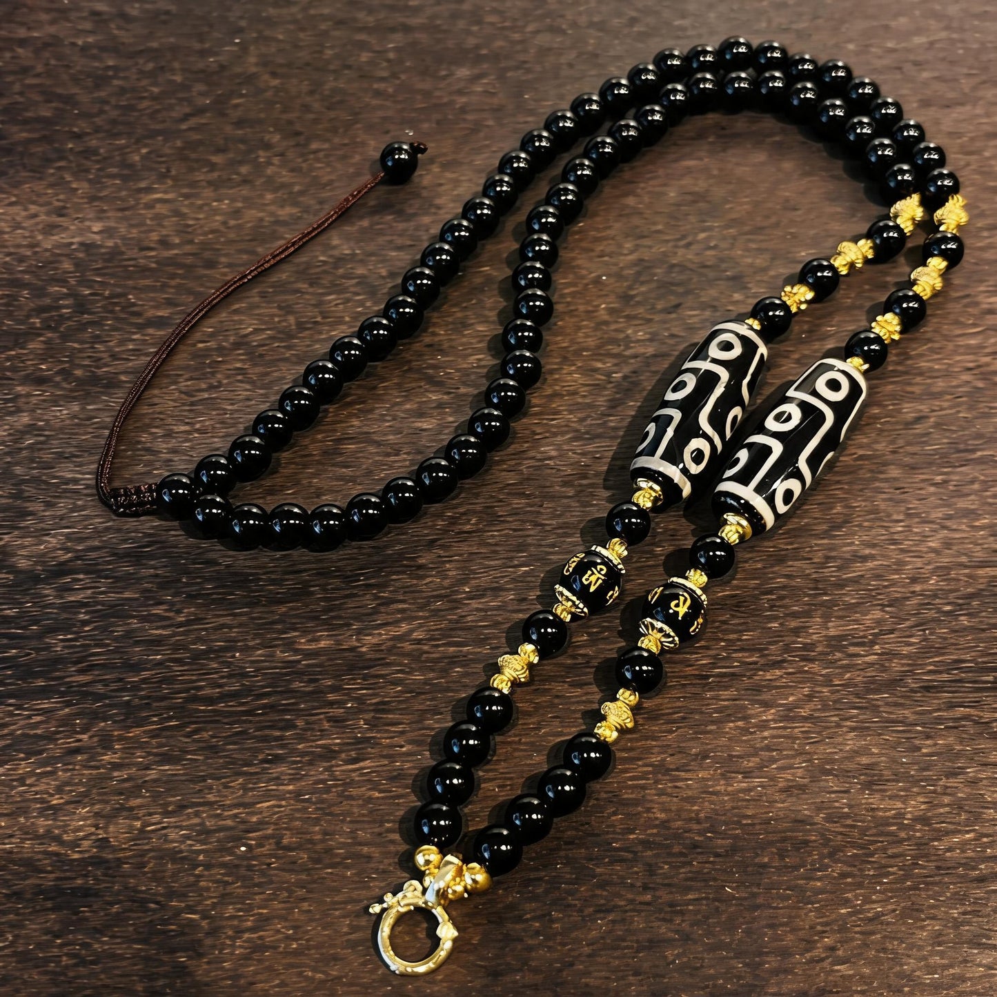 Design R dzi bead universal chain necklace main view