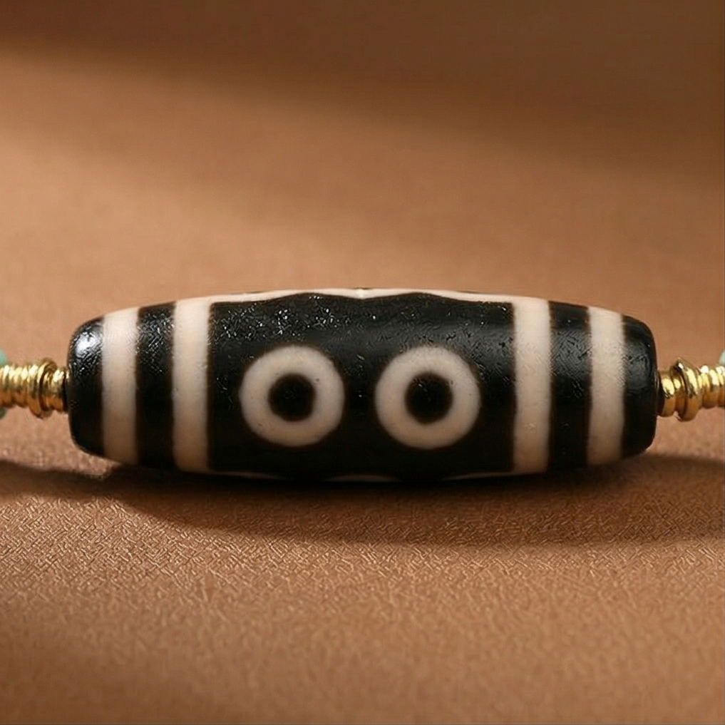 Five eye dzi bead necklace detail