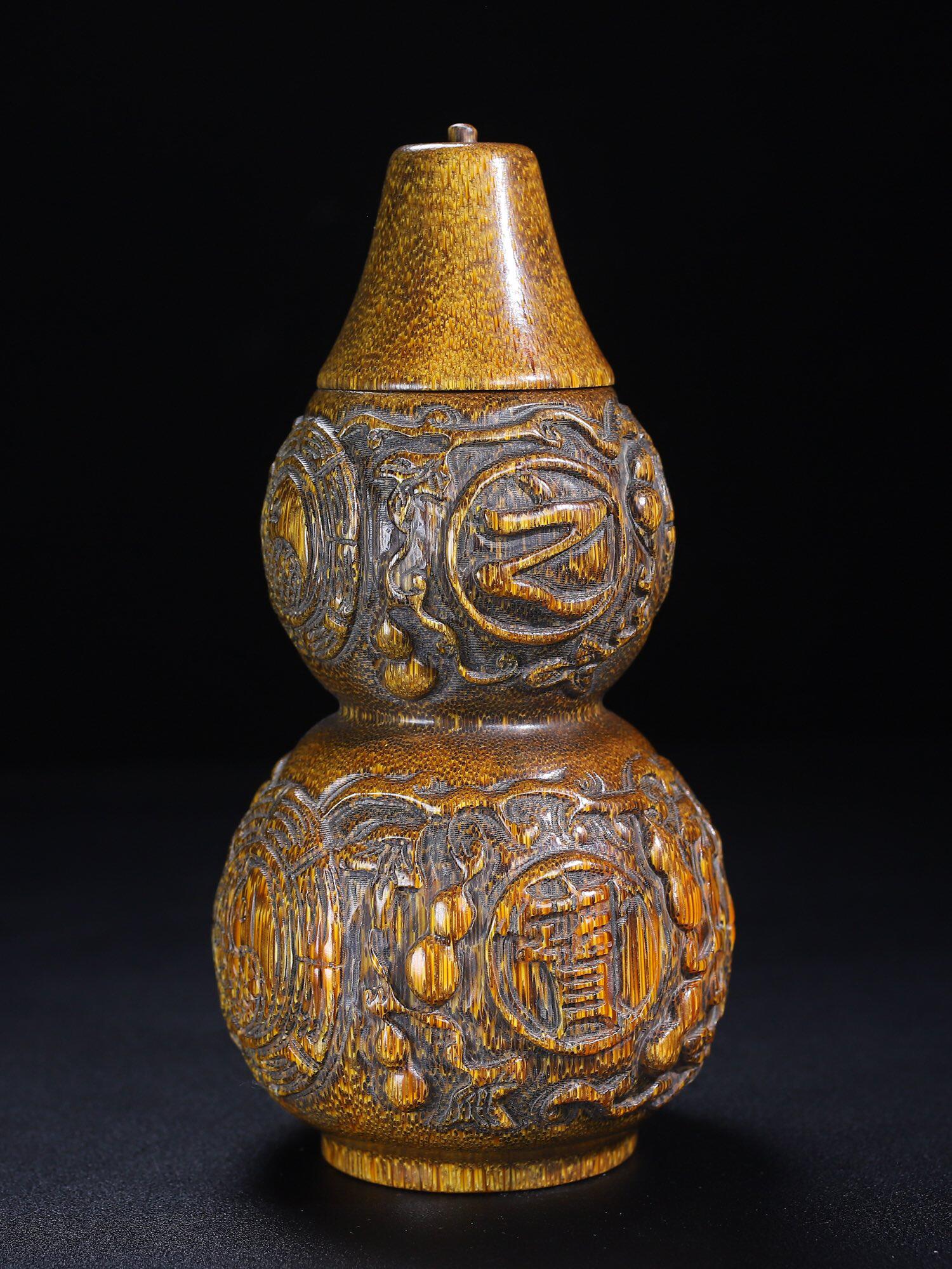 Tibetan vintage gourd ornament made of yak horn main view