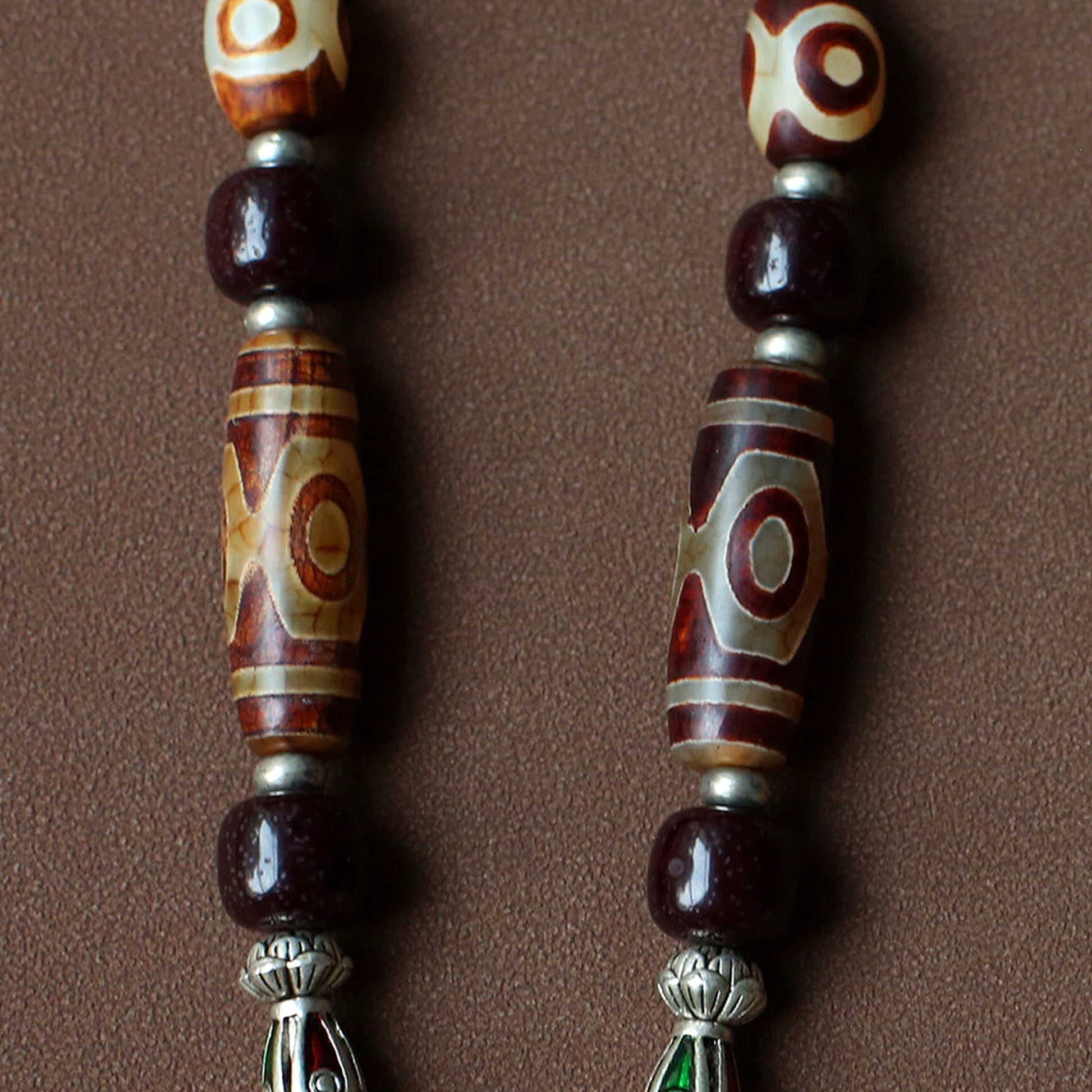 handcrafted Nepalese medicine agate Dzi bead necklace red brown medicine agate bead detail