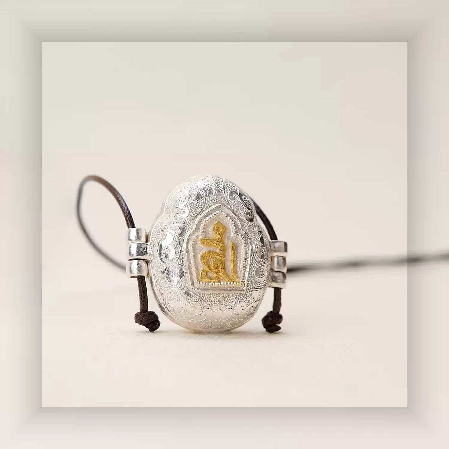 Handcrafted S925 silver gilded wisdom Gau pendant necklace open Gau detail view