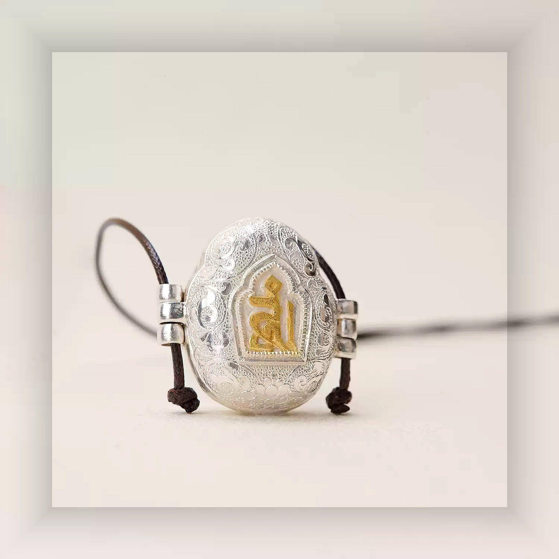 Handcrafted S925 silver gilded wisdom Gau pendant necklace open Gau detail view