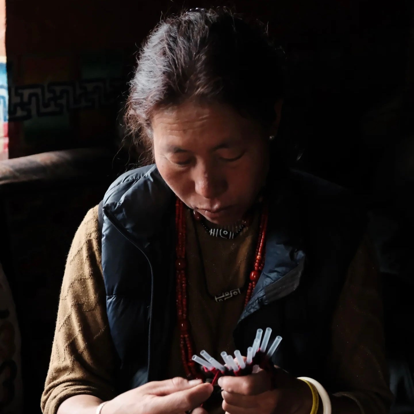Dolma weaving by hand