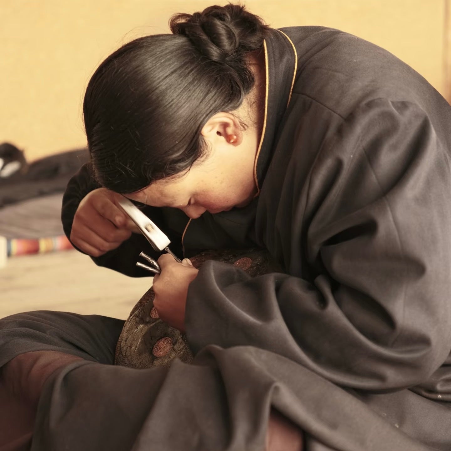 Tsering carving by hand